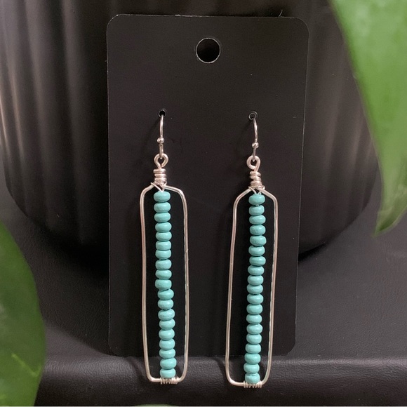 • [Handmade] Boho Beaded Earrings • - Picture 2 of 15